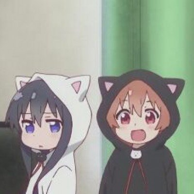 女演员表演时裙子被火焰引燃